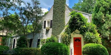 房產 (Photo by David Veksler on Unsplash)