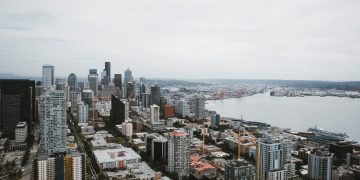 西雅圖市區 (Photo by Edgar Campos on Unsplash)