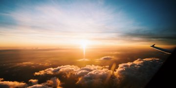 雲海（Photo by Nikola Ancevski on Unsplash）