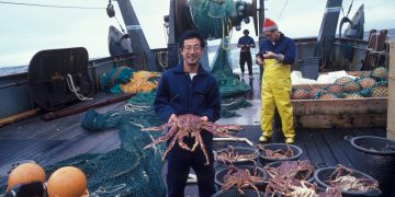 捕捞（Photo by NOAA on Unsplash）
