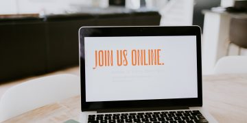 Photo by Samantha Borges on Unsplash