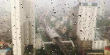 雨       (Photo by Thanun Buranapong on Unsplash)