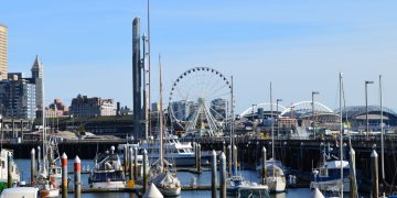 碼頭 (Photo by Tin Reyes on Unsplash)