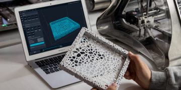 3D打印機（Photo by ZMorph Multitool 3D Printer on Unsplash）