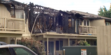 被火災毀壞的建築物（King5 報道視頻截圖）
