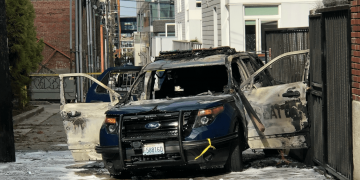 被烧毁的警方巡逻车（西雅图警局）