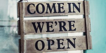 （Photo by Tim Mossholder on Unsplash）