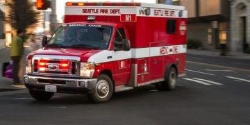 消防車 (Photo by Ian Taylor on Unsplash)