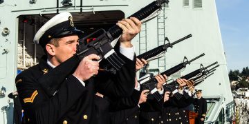 Royal Canadian Navy / Marine royale canadienneFollow/flickr